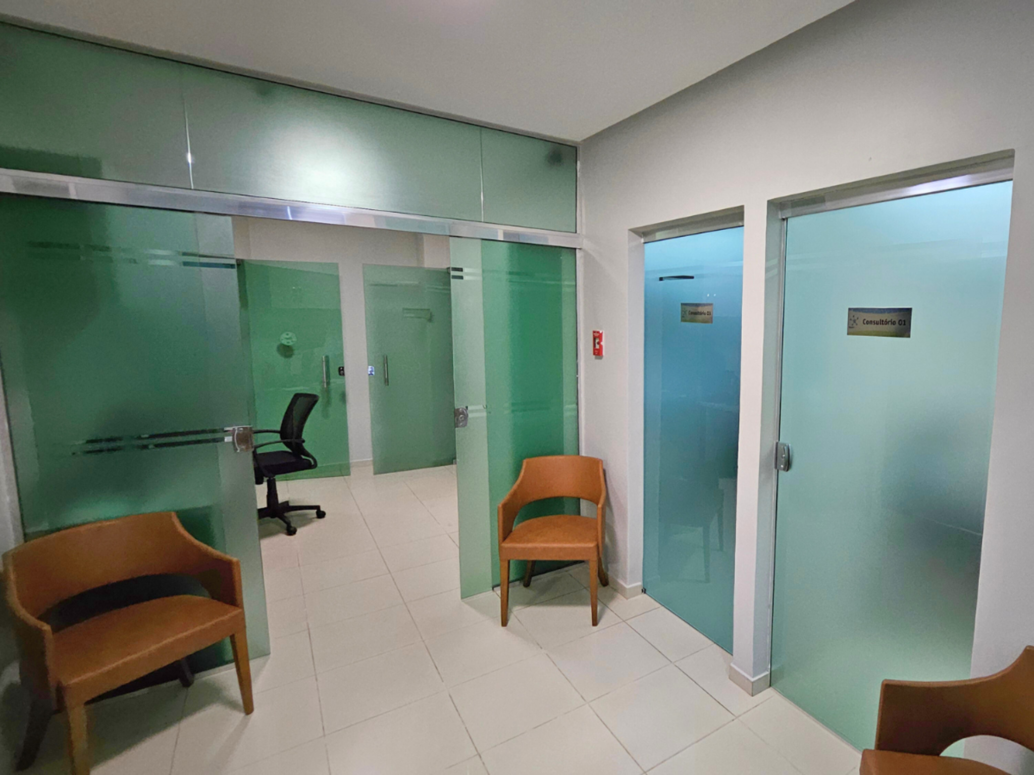 Corredor e acesso aos consultórios